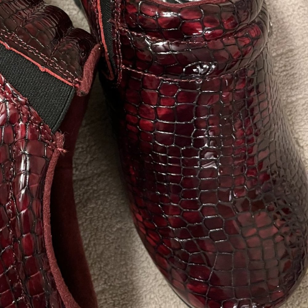 Reptile Clogs - Picture 3 of 7